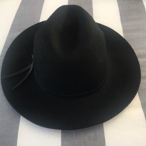 Black felt- material stylish flex brim hat